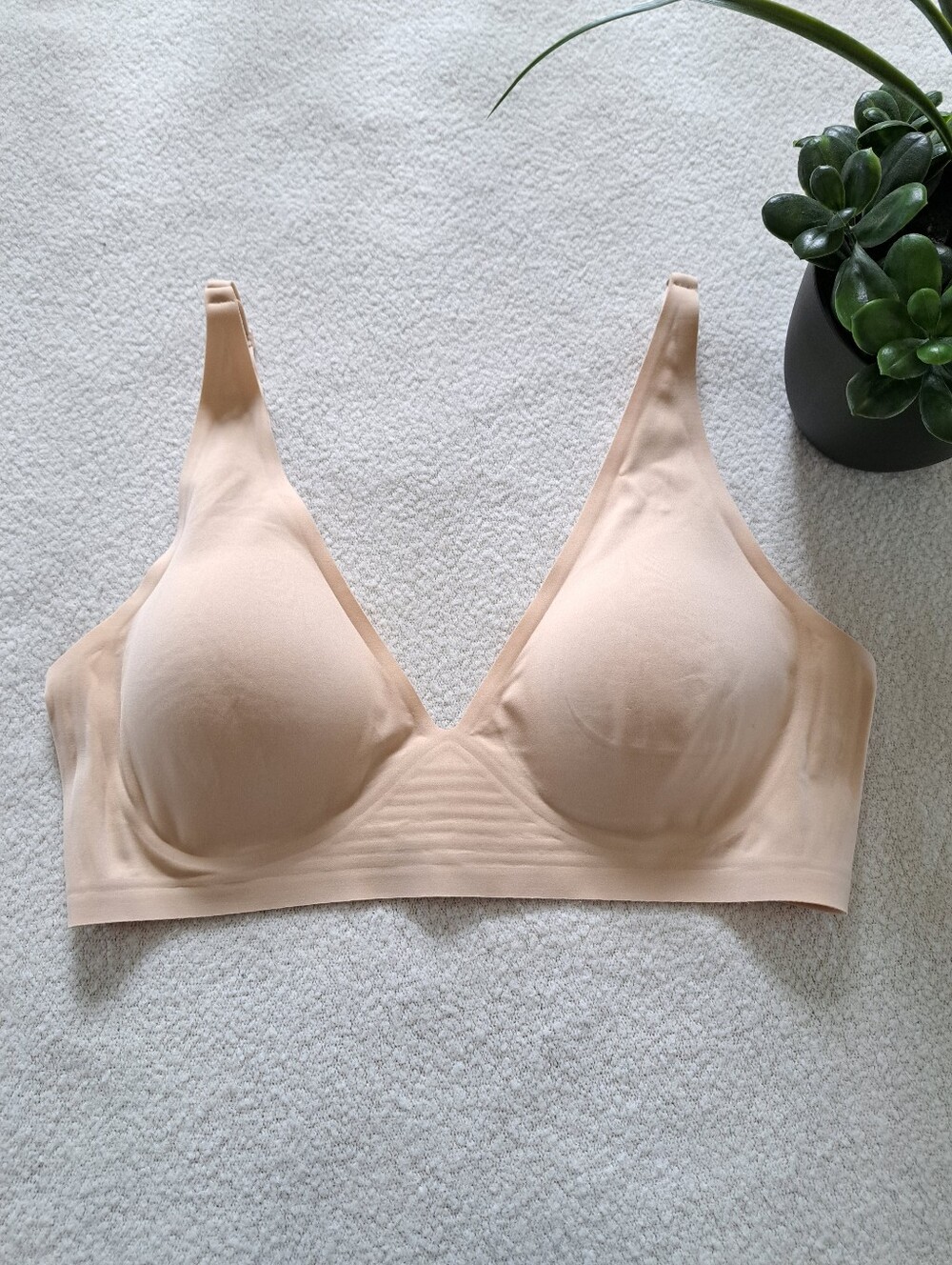 Splendid Gel Bonded Plunge Bra Beige Womens Size XL Wire Free Loungewear Smooth